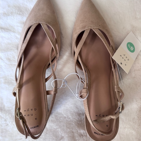 A New Day Women's Beige Strappy Heels Size 8 1/2 - Picture 4 of 6